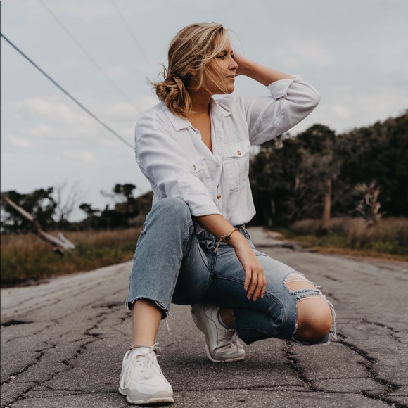 Meet your Posher, Madison - Picture 1 of 6